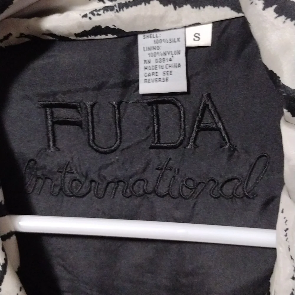FUDA International Ladies medium Animal print jacket - Picture 2 of 3